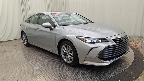 2022 Toyota Avalon Hybrid XLE