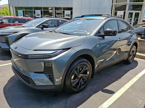 Overcast 2026 Toyota C-HR SE