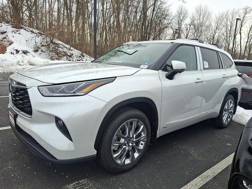 2026 Toyota Highlander Hybrid Limited