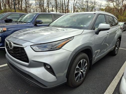 2025 Toyota Highlander Hybrid XLE