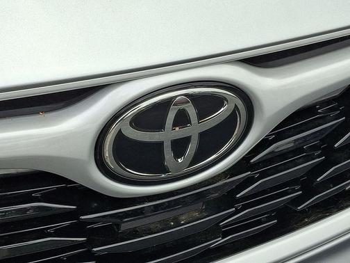 2025 Toyota Highlander Hybrid XLE