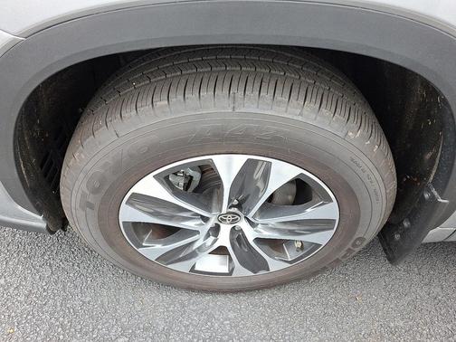 2025 Toyota Highlander Hybrid XLE