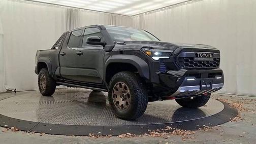 2025 Toyota Tacoma Hybrid Trailhunter