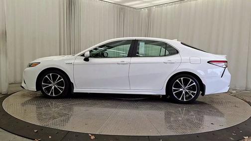 2018 Toyota Camry Hybrid SE