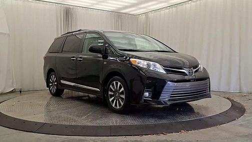 2020 Toyota Sienna XLE
