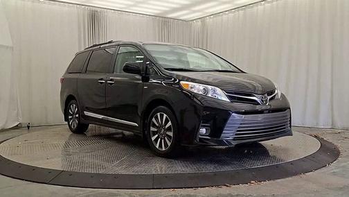 2020 Toyota Sienna XLE