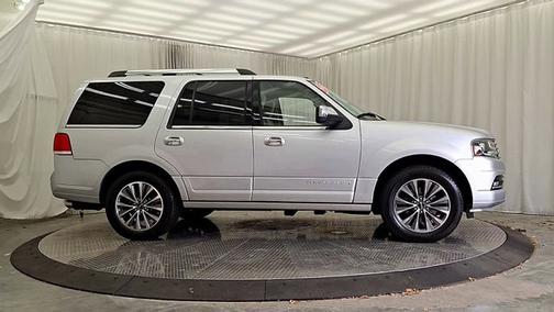 2017 Lincoln Navigator Select