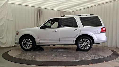 2017 Lincoln Navigator Select