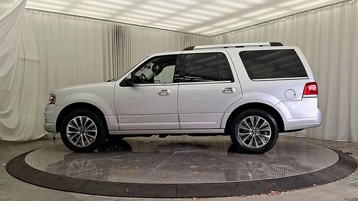 2017 Lincoln Navigator Select