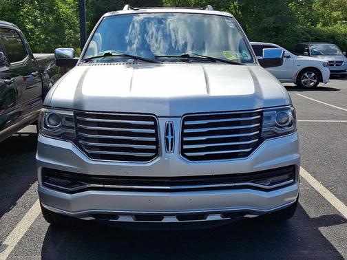 2017 Lincoln Navigator Select