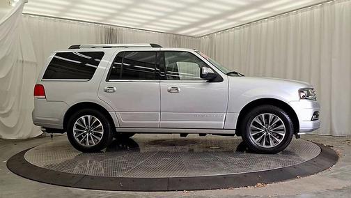 2017 Lincoln Navigator Select