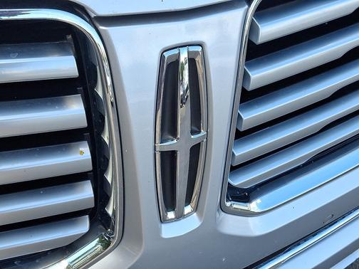 2017 Lincoln Navigator Select
