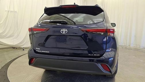 2025 Toyota Highlander XLE