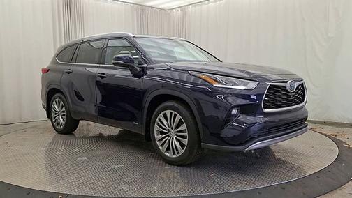 2022 Toyota Highlander Hybrid Platinum