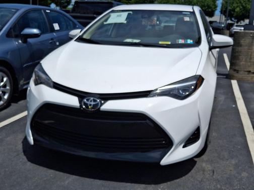 Super White 2017 Toyota Corolla LE