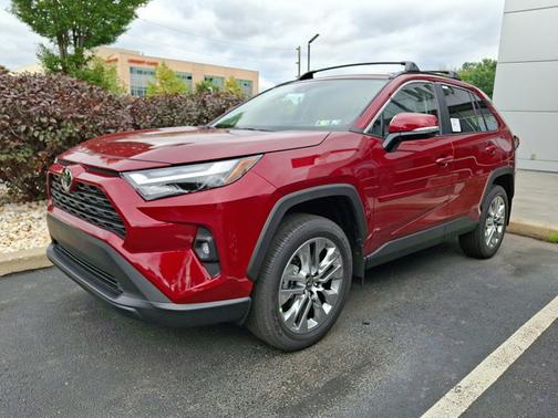 2025 Toyota RAV4 XLE Premium