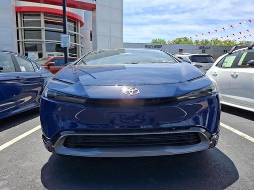 2025 Toyota Prius XLE