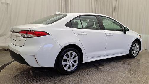 Ice Cap 2025 Toyota Corolla LE