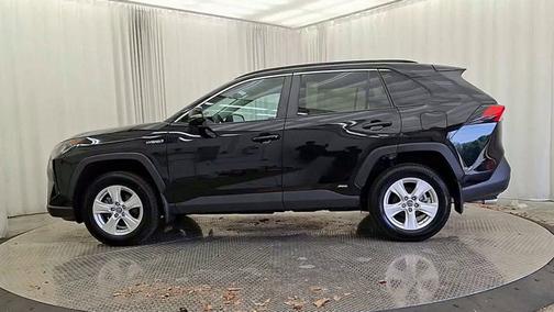 2020 Toyota RAV4 Hybrid LE