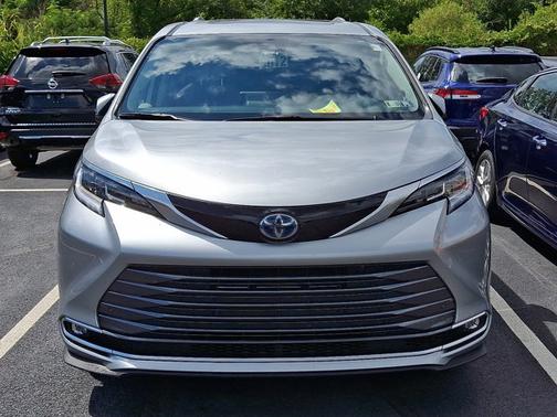 2021 Toyota Sienna Limited 7-Passenger