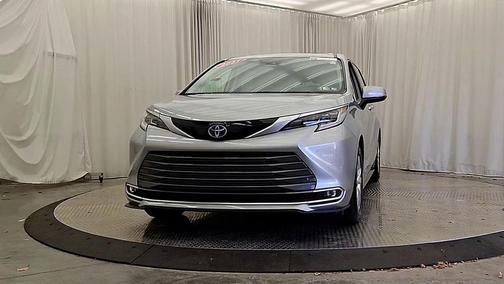 2021 Toyota Sienna Limited 7-Passenger