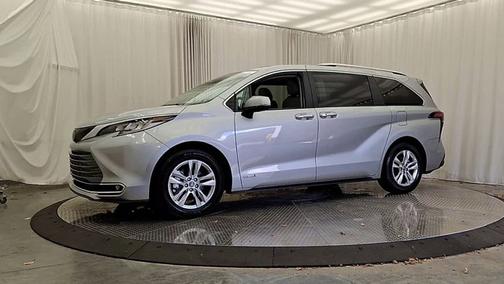 2021 Toyota Sienna Limited 7-Passenger