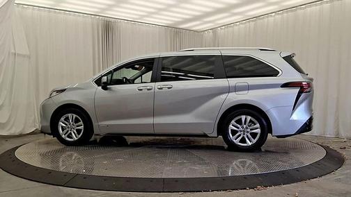 2021 Toyota Sienna Limited 7-Passenger