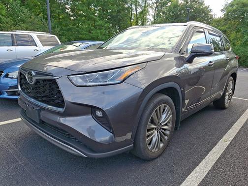 2022 Toyota Highlander Platinum