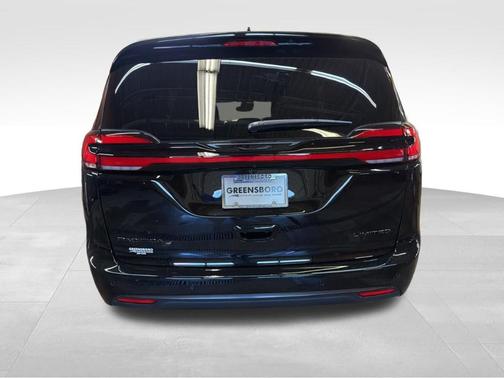 PXJ 2027 Chrysler Pacifica LIMITED