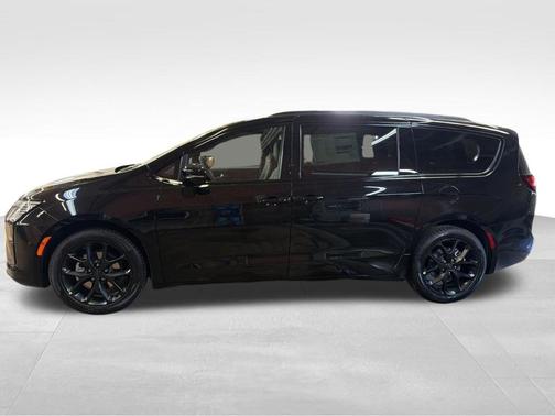 PXJ 2027 Chrysler Pacifica LIMITED