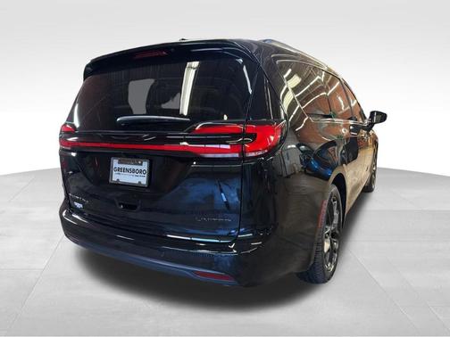 PXJ 2027 Chrysler Pacifica LIMITED