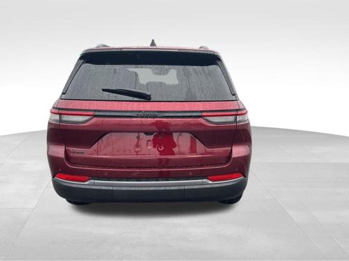 Velvet Red Pearlcoat 2026 Jeep Grand Cherokee Laredo