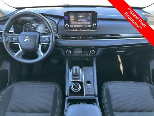 2024 Mitsubishi Outlander ES