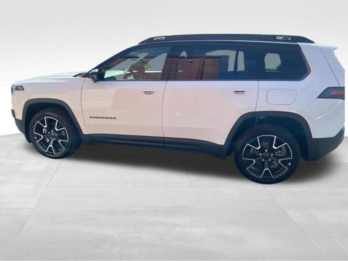 Bright White Clearcoat 2026 Jeep Cherokee Overland