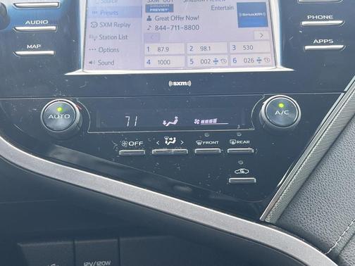 2020 Toyota Camry SE