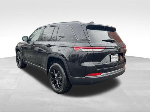 Diamond Black 2026 Jeep Grand Cherokee Laredo
