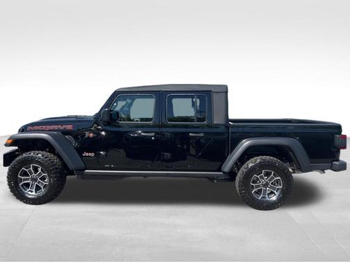 Black Clearcoat 2026 Jeep Gladiator Mojave