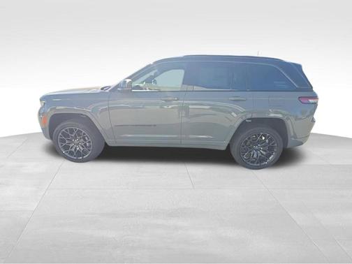 Sting Gray Clearcoat 2027 Jeep Grand Cherokee Summit