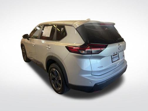 Brilliant Silver Metallic 2024 Nissan Rogue SV