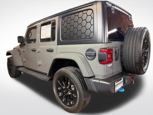 Sting Gray Clearcoat 2022 Jeep Wrangler Unlimited 4xe Sahara