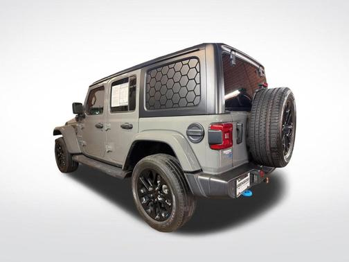 Sting Gray Clearcoat 2022 Jeep Wrangler Unlimited 4xe Sahara