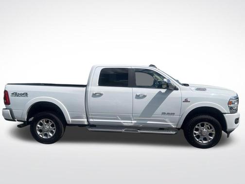 Bright White Clearcoat 2022 RAM 2500 Laramie