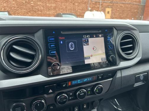 2016 Toyota Tacoma SR