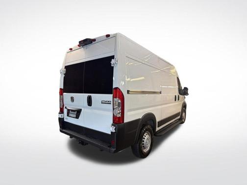 Bright White Clearcoat 2026 RAM ProMaster 2500 High Roof