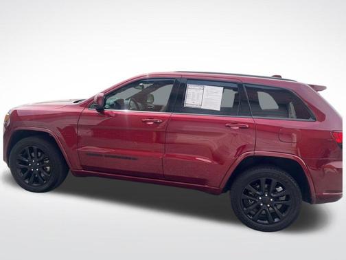 Velvet Red Pearlcoat 2022 Jeep Grand Cherokee WK Laredo