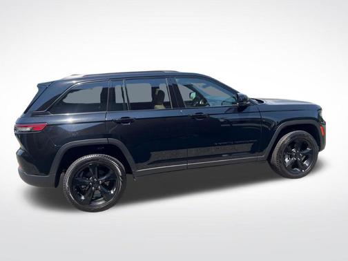 Diamond Black 2025 Jeep Grand Cherokee Limited