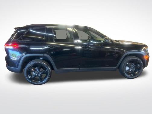 Diamond Black 2025 Jeep Grand Cherokee Limited