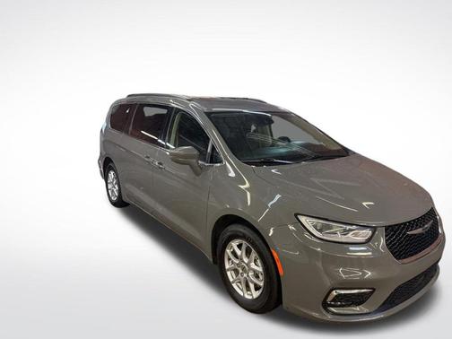 Ceramic Gray Clearcoat 2022 Chrysler Pacifica Touring-L