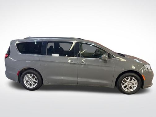 Ceramic Gray Clearcoat 2022 Chrysler Pacifica Touring-L
