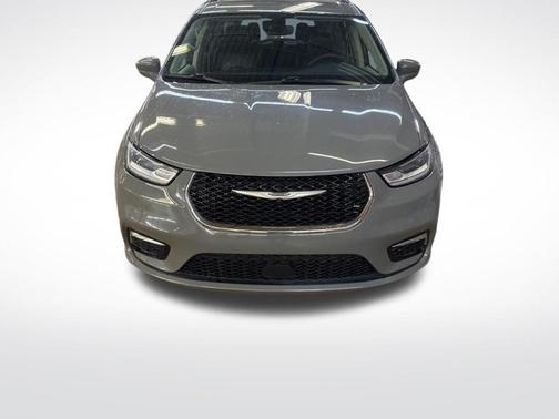 Ceramic Gray Clearcoat 2022 Chrysler Pacifica Touring-L